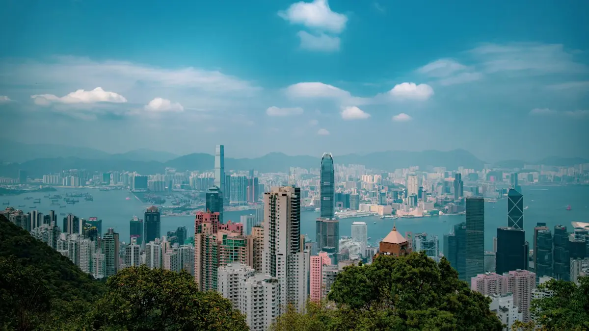 普通人拿香港身份，选这种方式更靠谱！