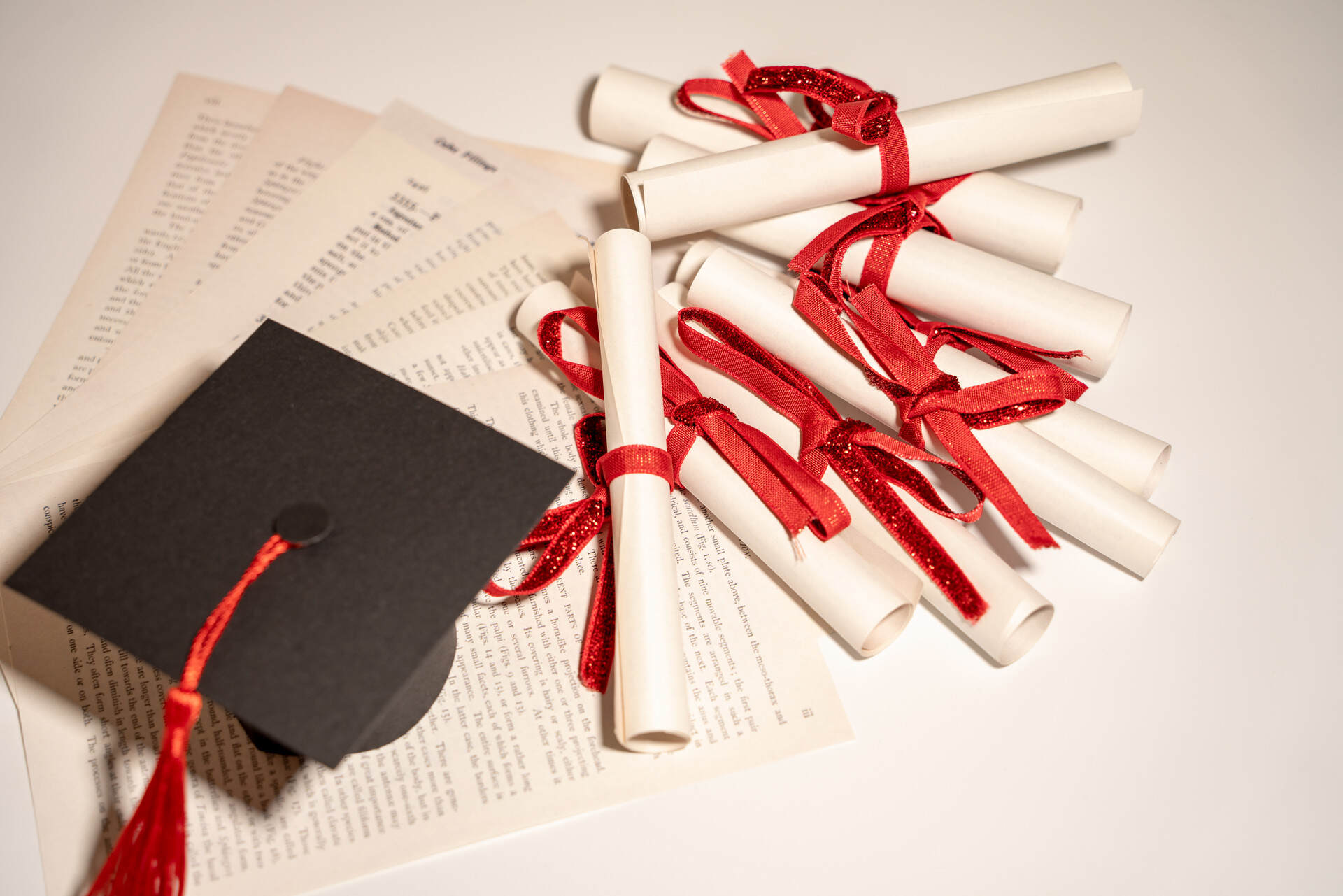 解锁全球教育：小国护照的三大升学优势