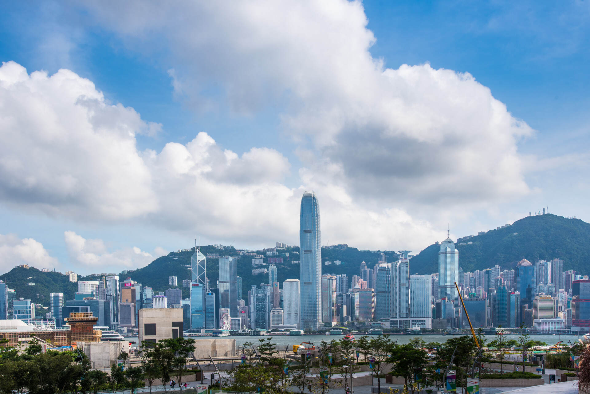 香港身份续签全攻略：不要求居住，但这5件事必须做