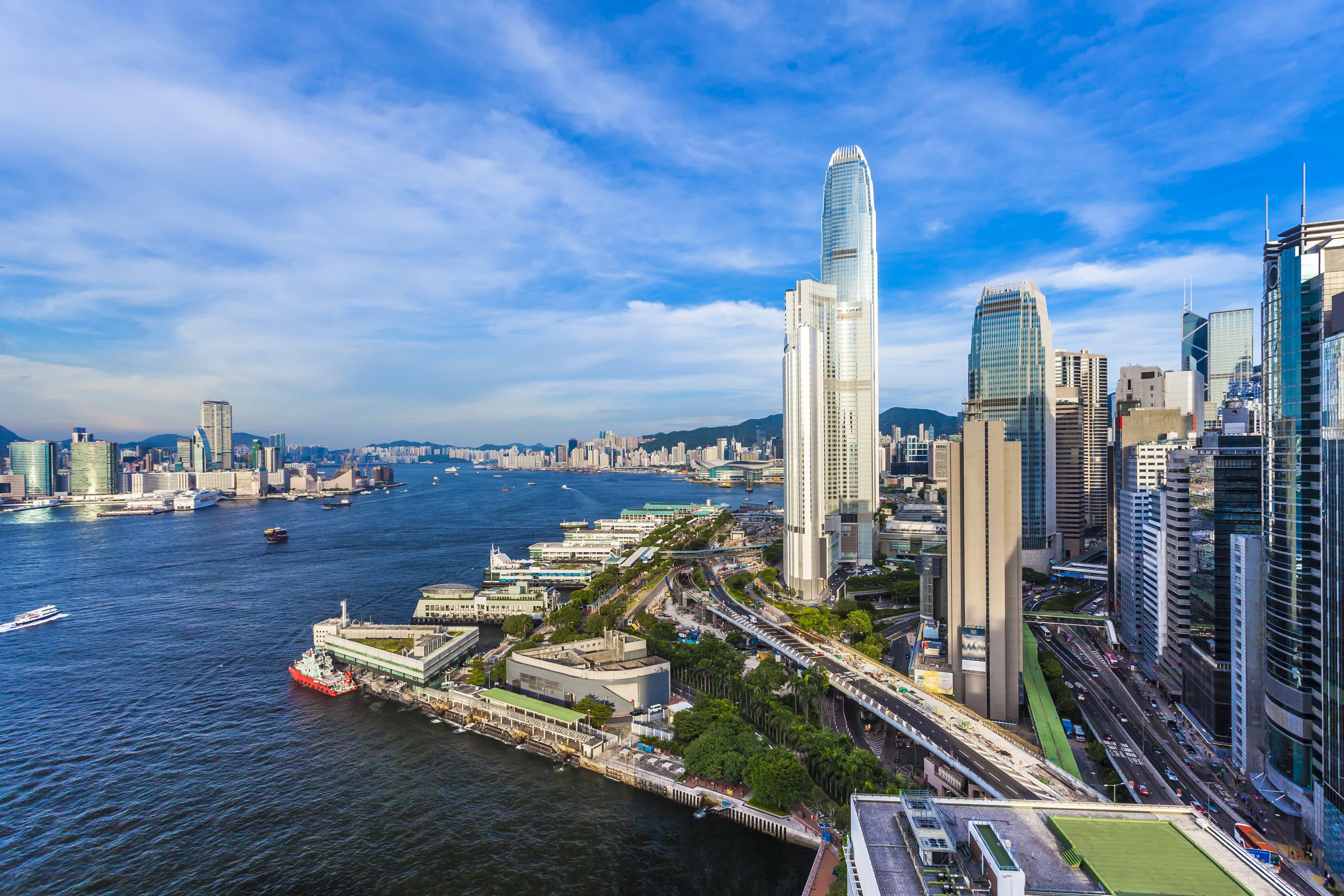 42.2万亿创历史新高：香港投资移民的黄金窗口期已至