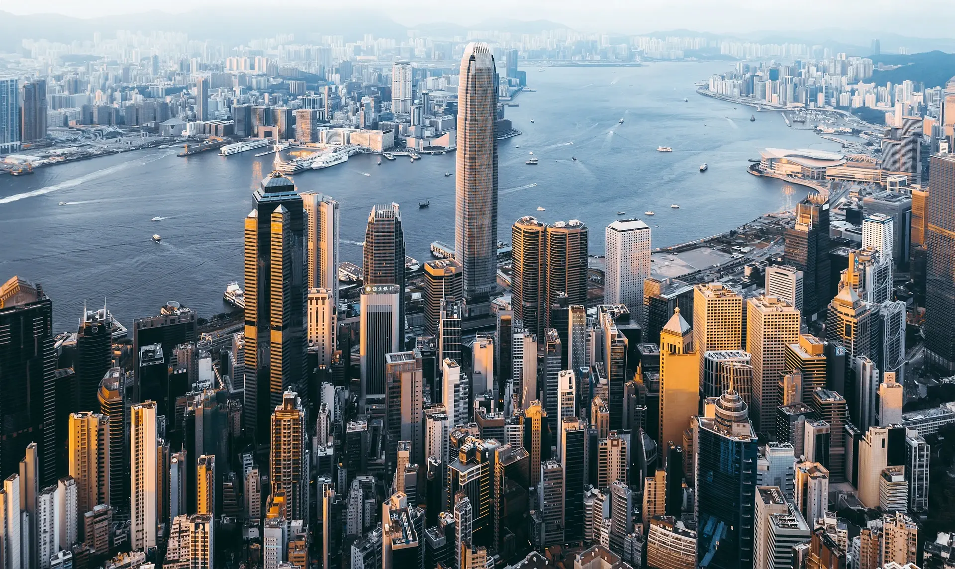 【保姆级教程】移居香港后如何快速融入?这份实操指南请收好