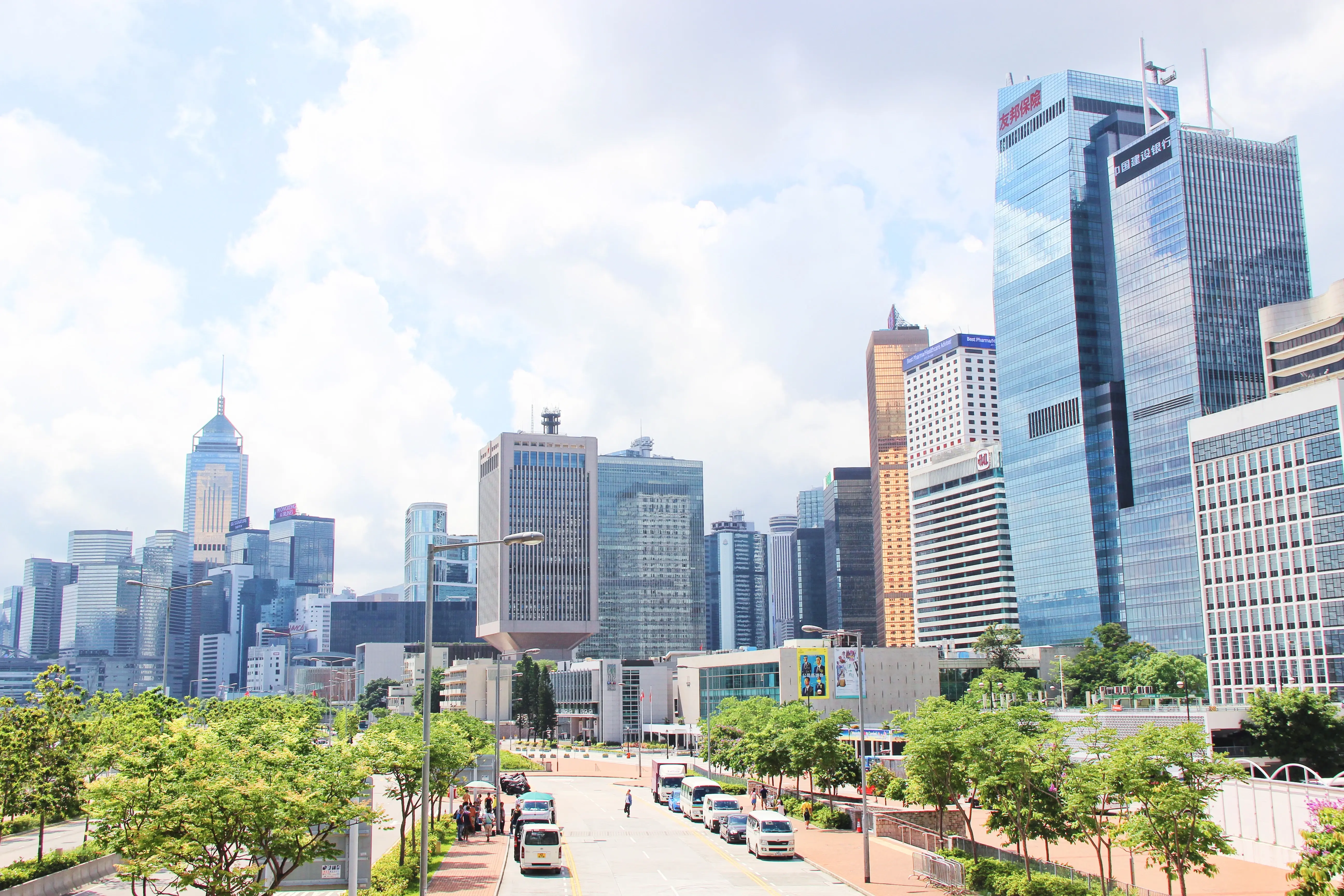 【保姆级教程】移居香港后如何快速融入?这份实操指南请收好
